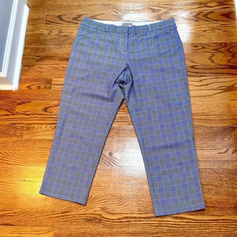 Peter Millar E4 Wicking Women’s Golf Capri Pants. Size 10. Blue/white plaid.